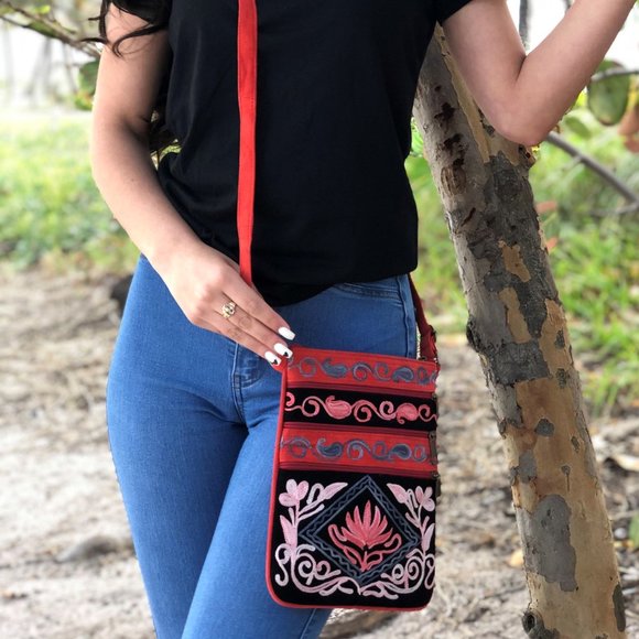 Red and Peach Embroidered Flower Crossbody Purse - Picture 2 of 2